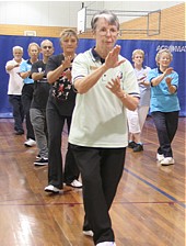 Pat Webber insegna tai chi al laboratorio di january 2006 tai chi a sydney