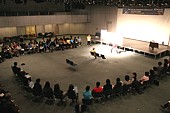 Il dottor Paul Lam insegna tai chi al primo mondo tai chi internazionale per la conferenza sanitaria in Corea 2006